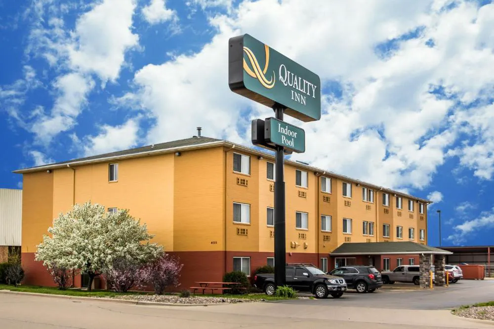 Quality Inn Dubuque on Hwy 20 hotel hero