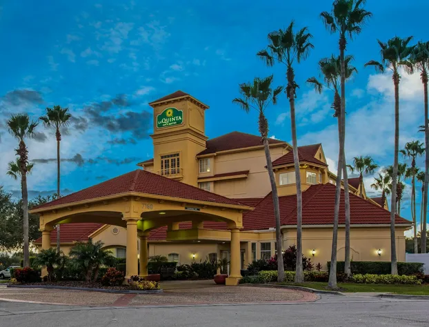 La Quinta Inn & Suites by Wyndham Orlando Airport hotel detail image 1