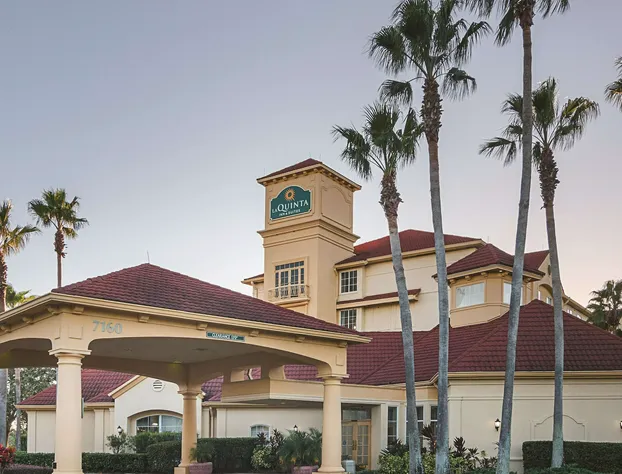 La Quinta Inn & Suites by Wyndham Orlando Airport hotel detail image 4