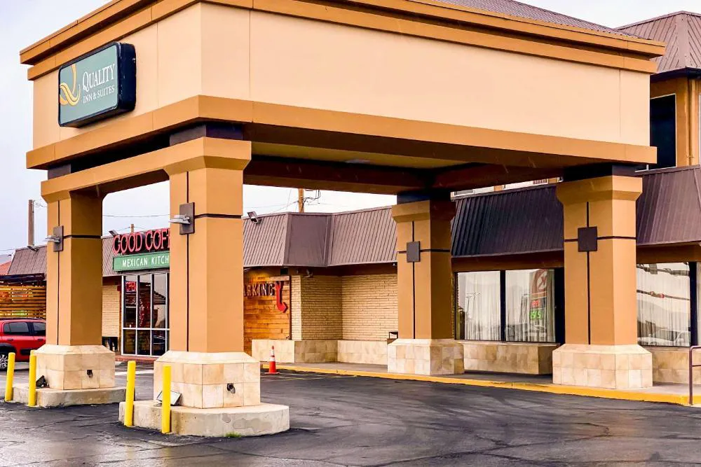 Quality Inn And Suites hotel hero