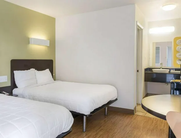 Americas Best Value Inn Bowling Green hotel detail image 4