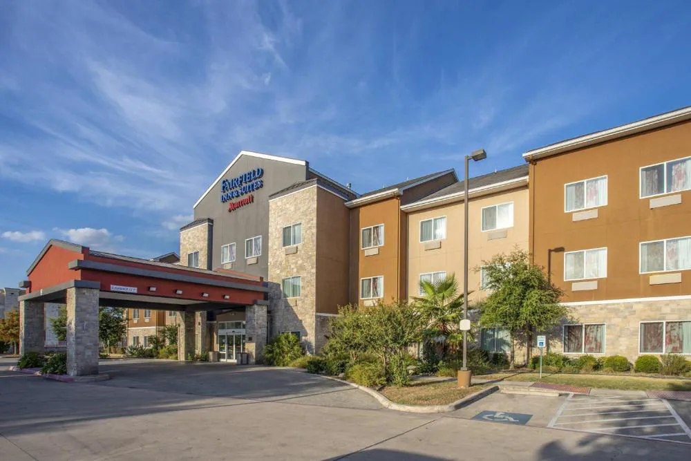 Fairfield Inn & Suites Marriott San Antonio Boerne hotel hero