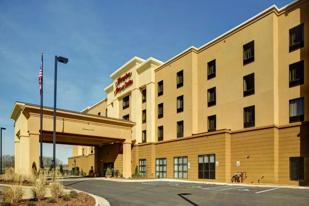 Hampton Inn & Suites Columbus hotel hero