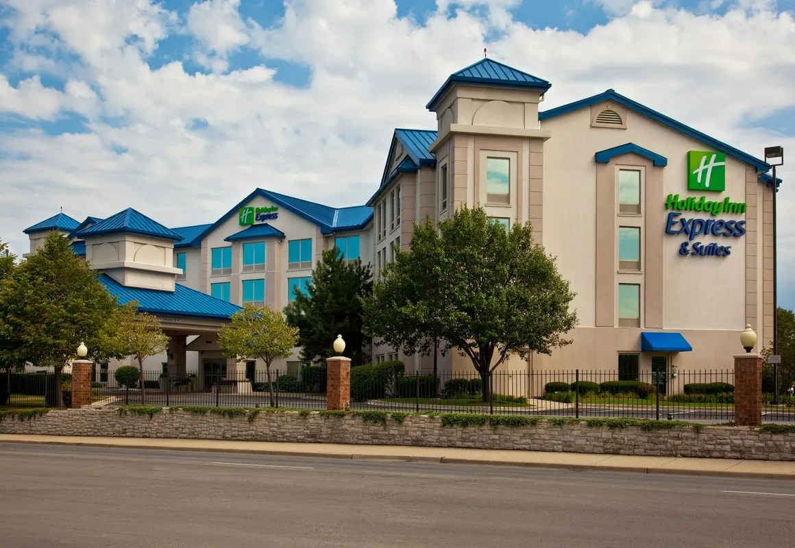 Holiday Inn Express Hotel & Suites Chicago-Midway Airport by IHG hotel hero