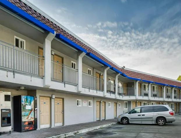 Americas Best Value Inn Richmond San Francisco hotel detail image 3