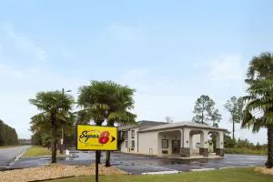 Super 8 by Wyndham Perry National Fairground Area I-75 hotel hero