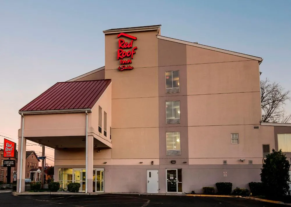 Red Roof Inn & Suites Philadelphia - Bellmawr hotel hero