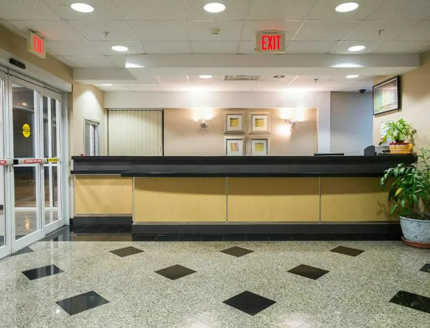 Red Roof Inn & Suites Philadelphia - Bellmawr hotel detail image 3