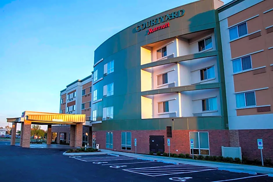 Courtyard by Marriott St. Louis St. Peters hotel hero