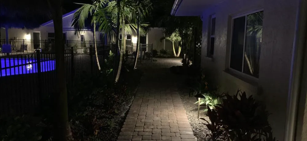 Twin Palms at Siesta hotel hero