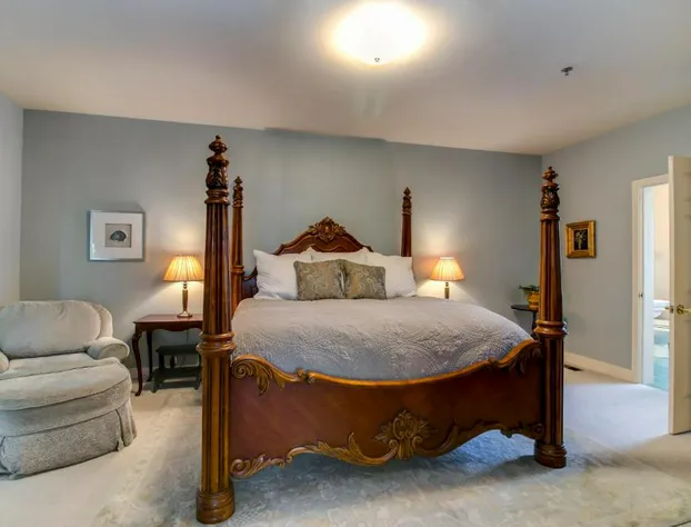 Winchester Inn hotel detail image 3