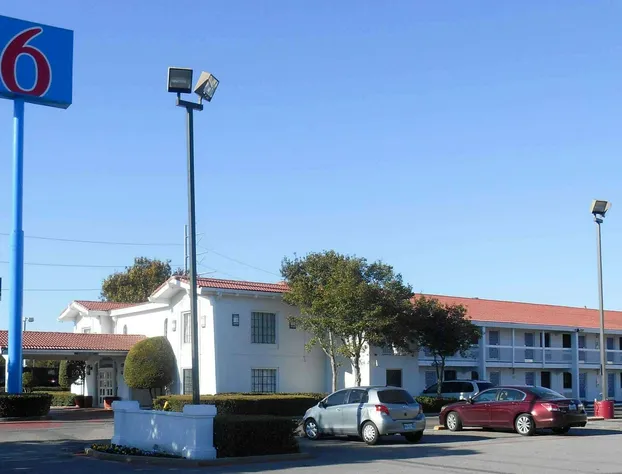 Motel 6 Garland, TX - Northeast Dallas hotel detail image 1