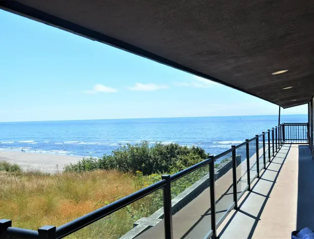 Beachfront Manor Hotel hotel detail image 1