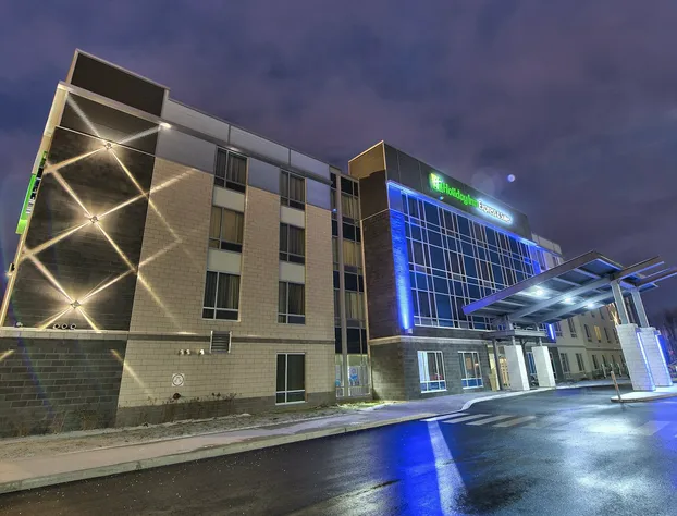 Holiday Inn Express & Suites Vaudreuil by IHG hotel detail image 1