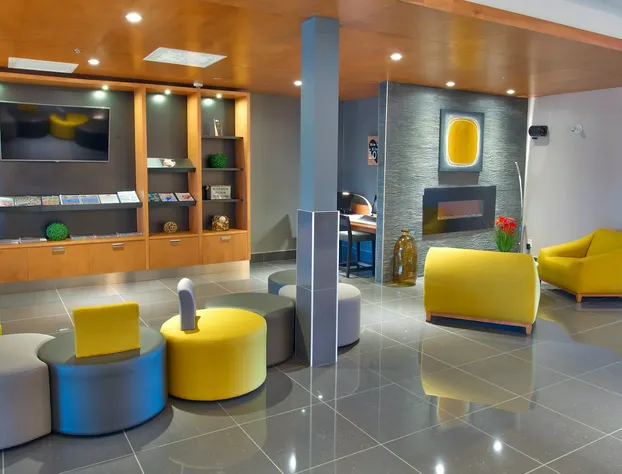 Holiday Inn Express & Suites Vaudreuil by IHG hotel detail image 3