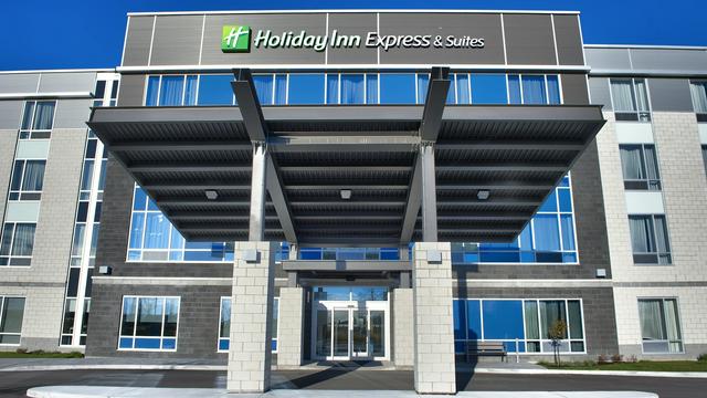 Holiday Inn Express & Suites Vaudreuil, an IHG Hotel hotel detail image 3