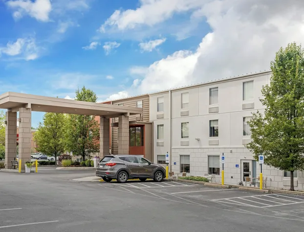 Holiday Inn Express Pittsburgh East - Mall Area by IHG hotel detail image 1