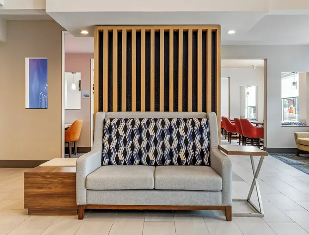 Holiday Inn Express Pittsburgh East - Mall Area by IHG hotel detail image 3