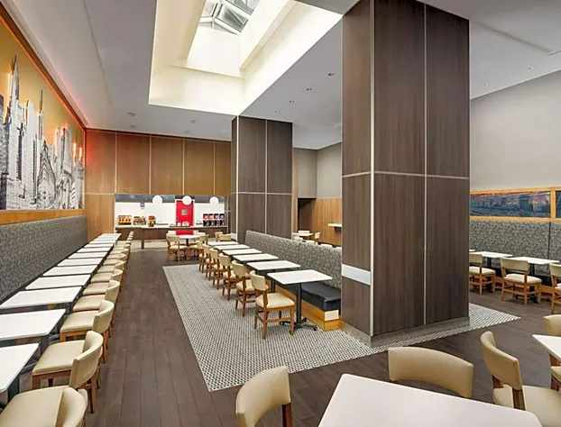 Hampton Inn Manhattan/Times Square Central hotel detail image 4