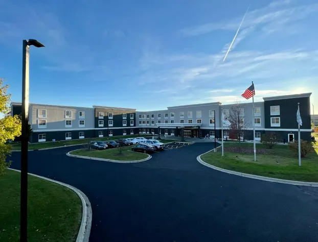 La Quinta Inn & Suites by Wyndham Bannockburn-Deerfield hotel detail image 1