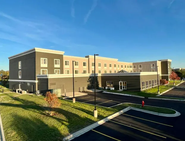 La Quinta Inn & Suites by Wyndham Bannockburn-Deerfield hotel detail image 2