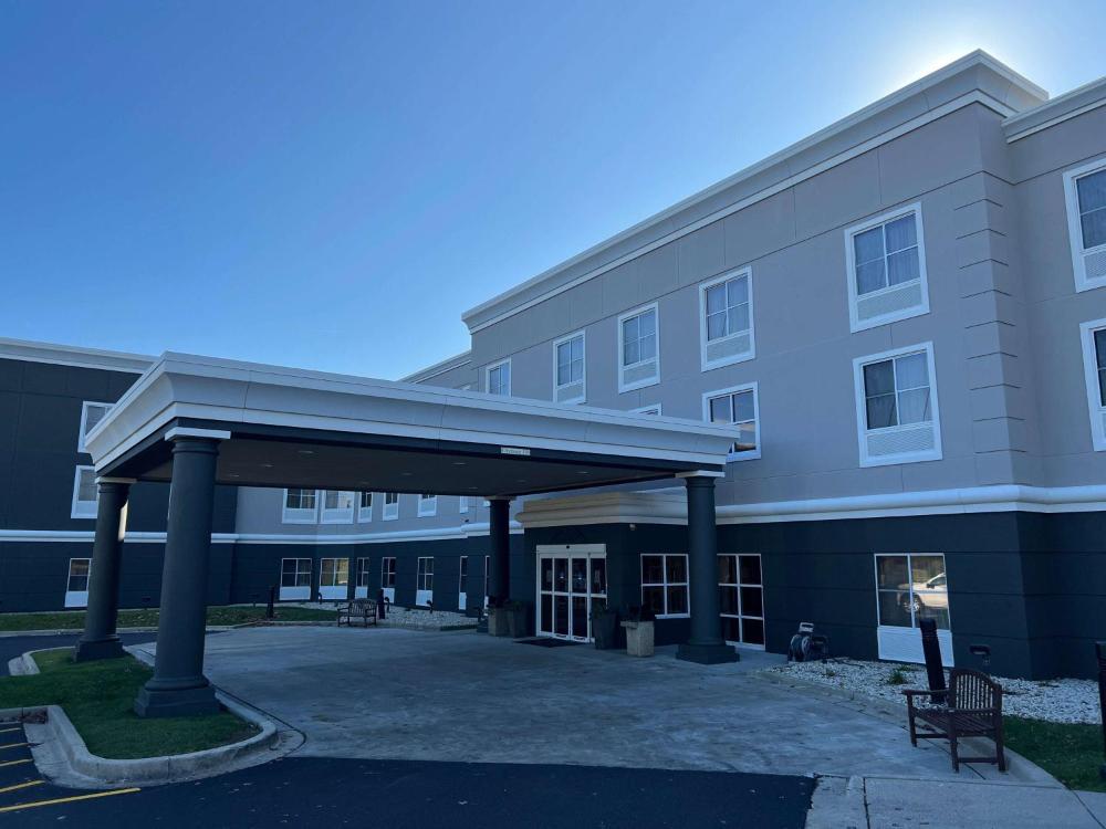 La Quinta Inn & Suites by Wyndham Bannockburn-Deerfield hotel hero