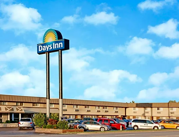Days Inn by Wyndham Elk Grove Village Chicago hotel detail image 1