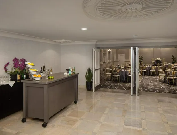 DoubleTree Suites by Hilton Hotel Detroit Downtown - Fort Shelby hotel detail image 4