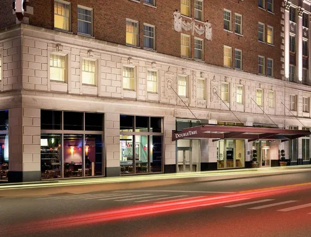 DoubleTree Suites by Hilton Hotel Detroit Downtown - Fort Shelby hotel detail image 3