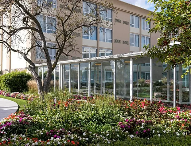 Holiday Inn Chicago - Elk Grove hotel detail image 1