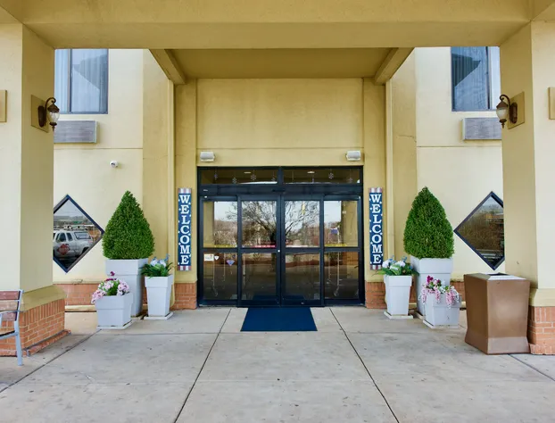 Holiday Inn Express & Suites St. Louis West - Fenton by IHG hotel detail image 4