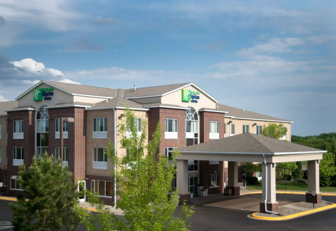 Holiday Inn Express Hotel & Suites Chanhassen by IHG hotel hero