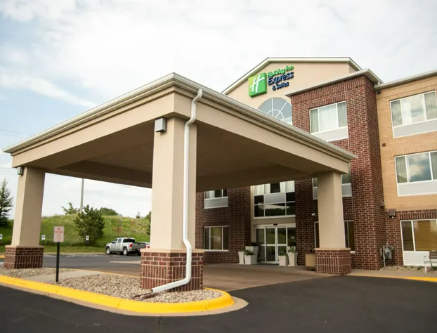 Holiday Inn Express Hotel & Suites Chanhassen by IHG hotel detail image 1