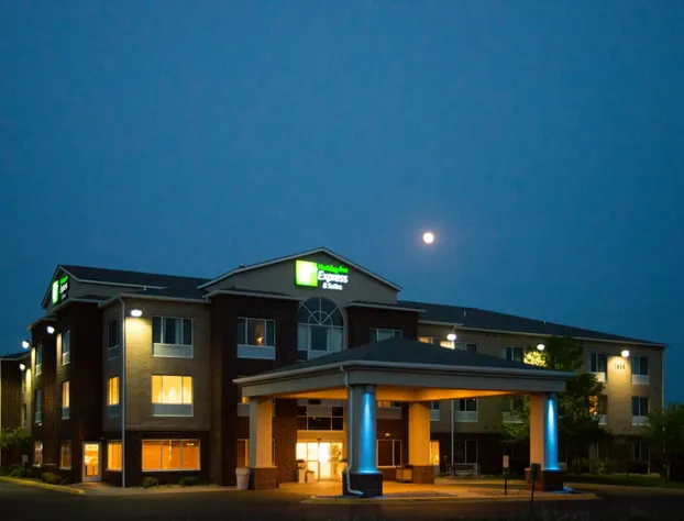 Holiday Inn Express Hotel & Suites Chanhassen by IHG hotel detail image 2