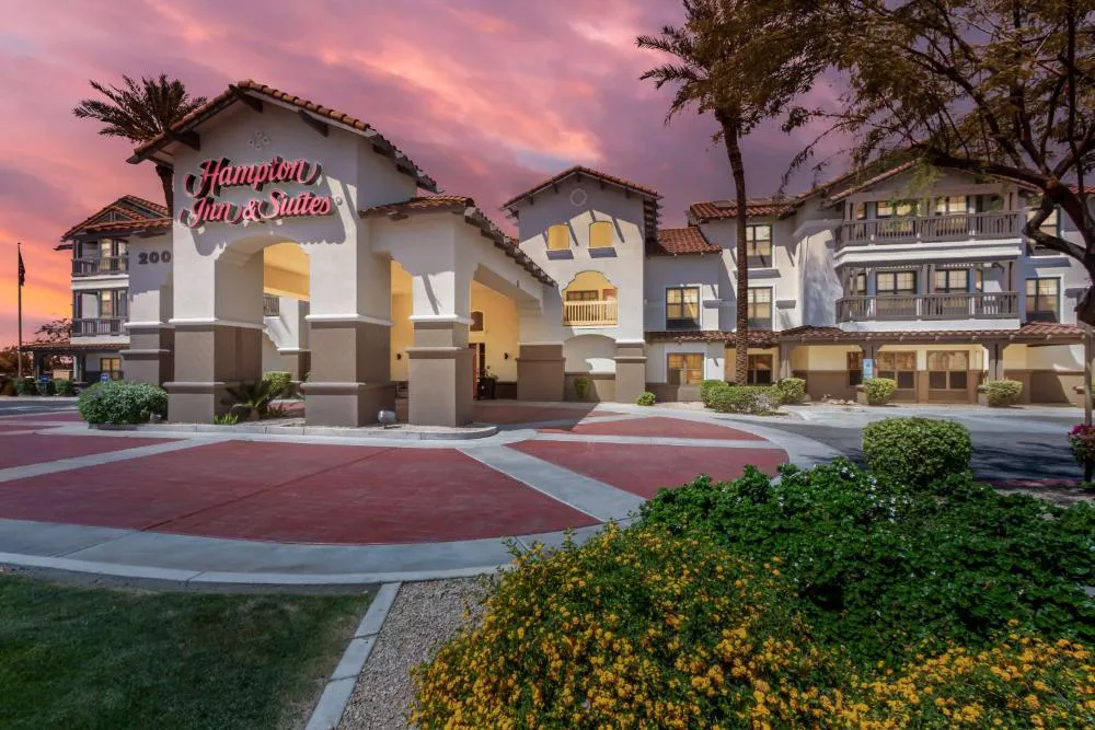 Hampton Inn & Suites Phoenix-Goodyear hotel hero