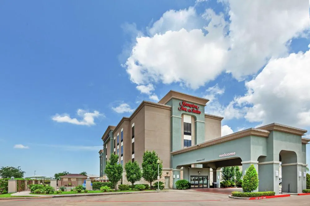 Hampton Inn & Suites Houston/League City hotel hero