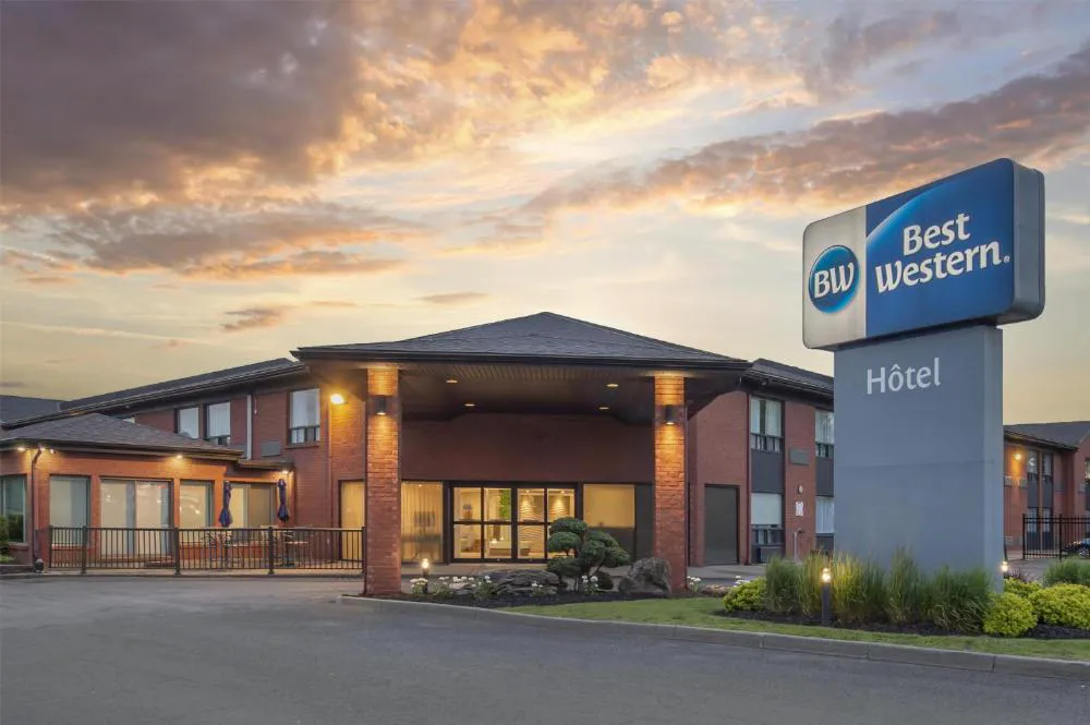 Best Western Hotel Brossard hotel hero