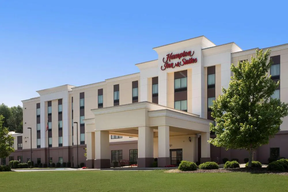 Hampton Inn & Suites Athens-I-65 (Huntsville Area) hotel hero