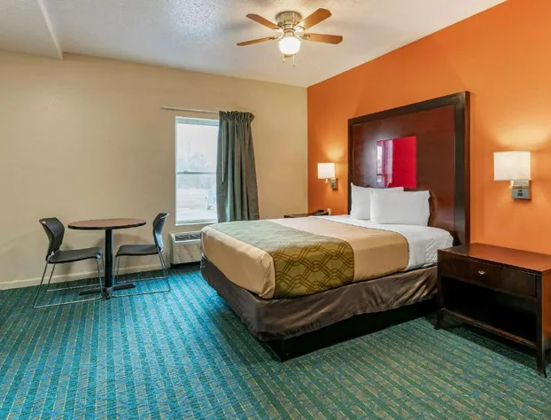 Econo Lodge Inn & Suites Granite City - St. Louis hotel detail image 4
