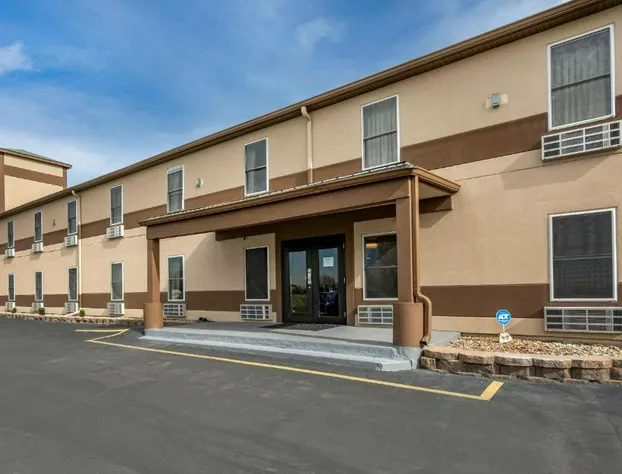 Econo Lodge Inn & Suites Granite City - St. Louis hotel detail image 1