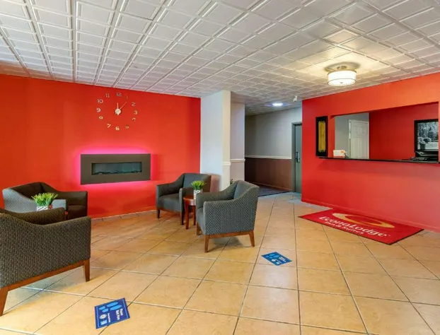 Econo Lodge Inn & Suites Granite City - St. Louis hotel detail image 3