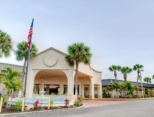 Days Inn by Wyndham St. Petersburg / Tampa Bay Area hotel detail image 2