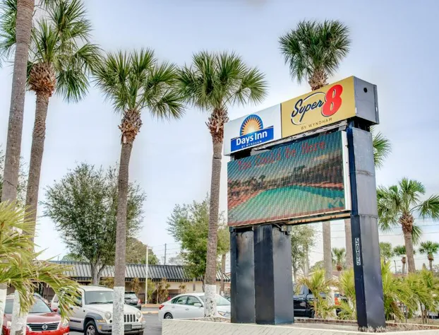 Days Inn by Wyndham St. Petersburg / Tampa Bay Area hotel detail image 4