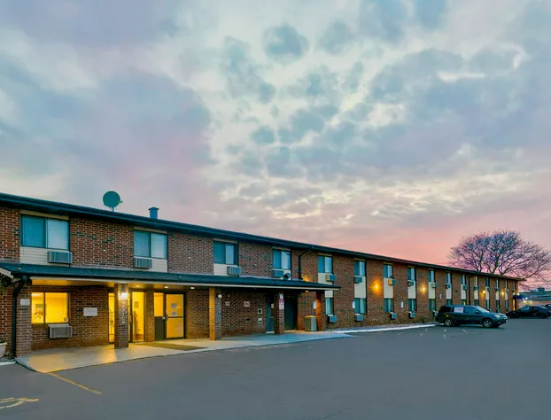 Motel 6 Oak Creek, WI hotel detail image 3