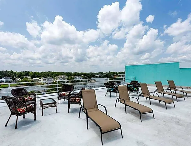 Howard Johnson by Wyndham Virginia Beach At The Beach hotel detail image 2