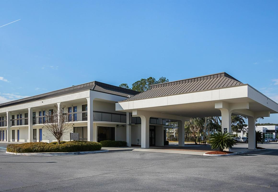 Motel 6 Savannah, GA - Midtown hotel hero