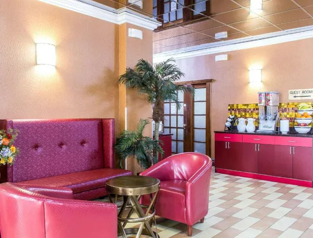 Rodeway Inn Capri hotel detail image 3