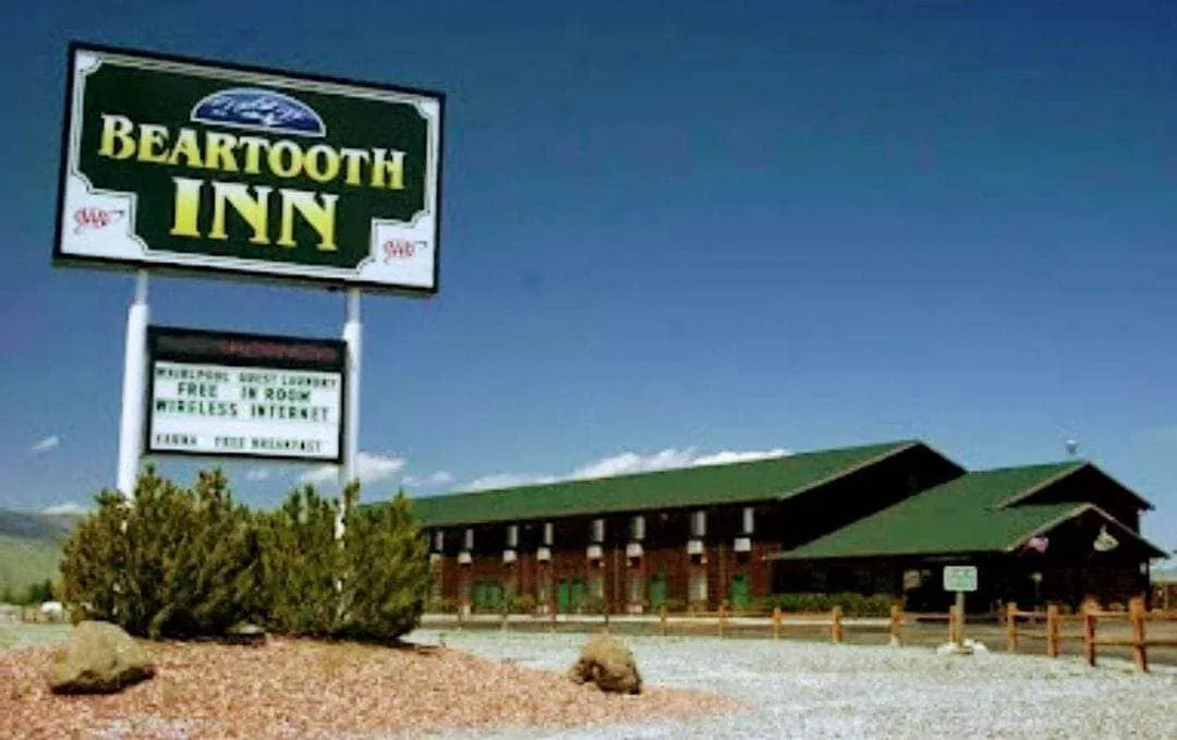 Beartooth Inn hotel hero