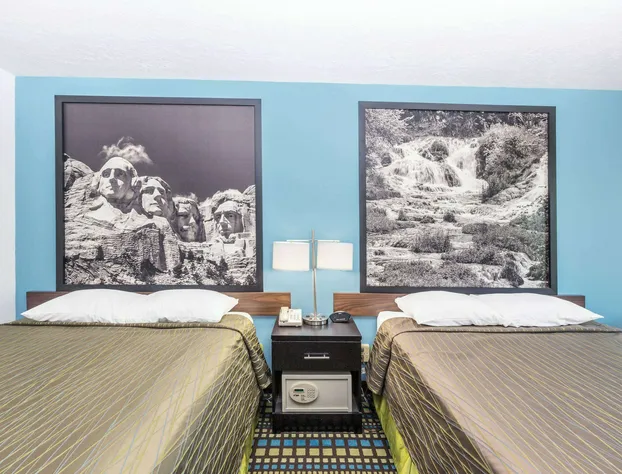 Super 8 by Wyndham North Sioux City hotel detail image 4