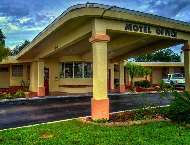 Nassau Holiday Motel hotel detail image 1